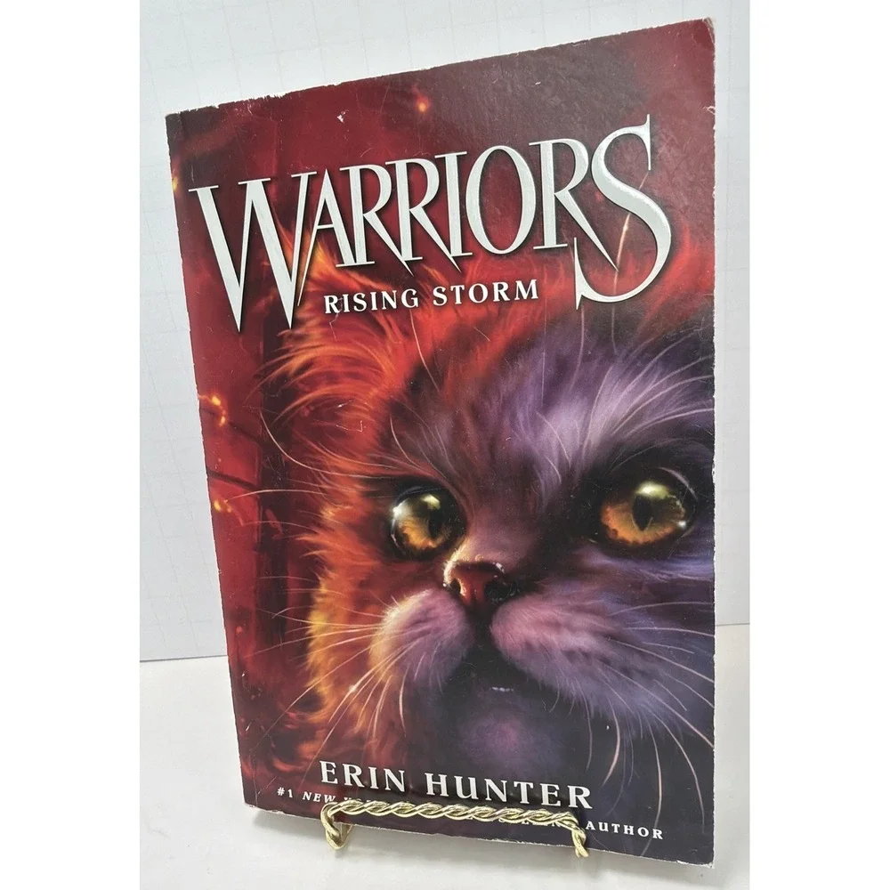 Warriors #4: Rising Storm (Warriors: The Prophecies Begin) - Paperback - GOOD